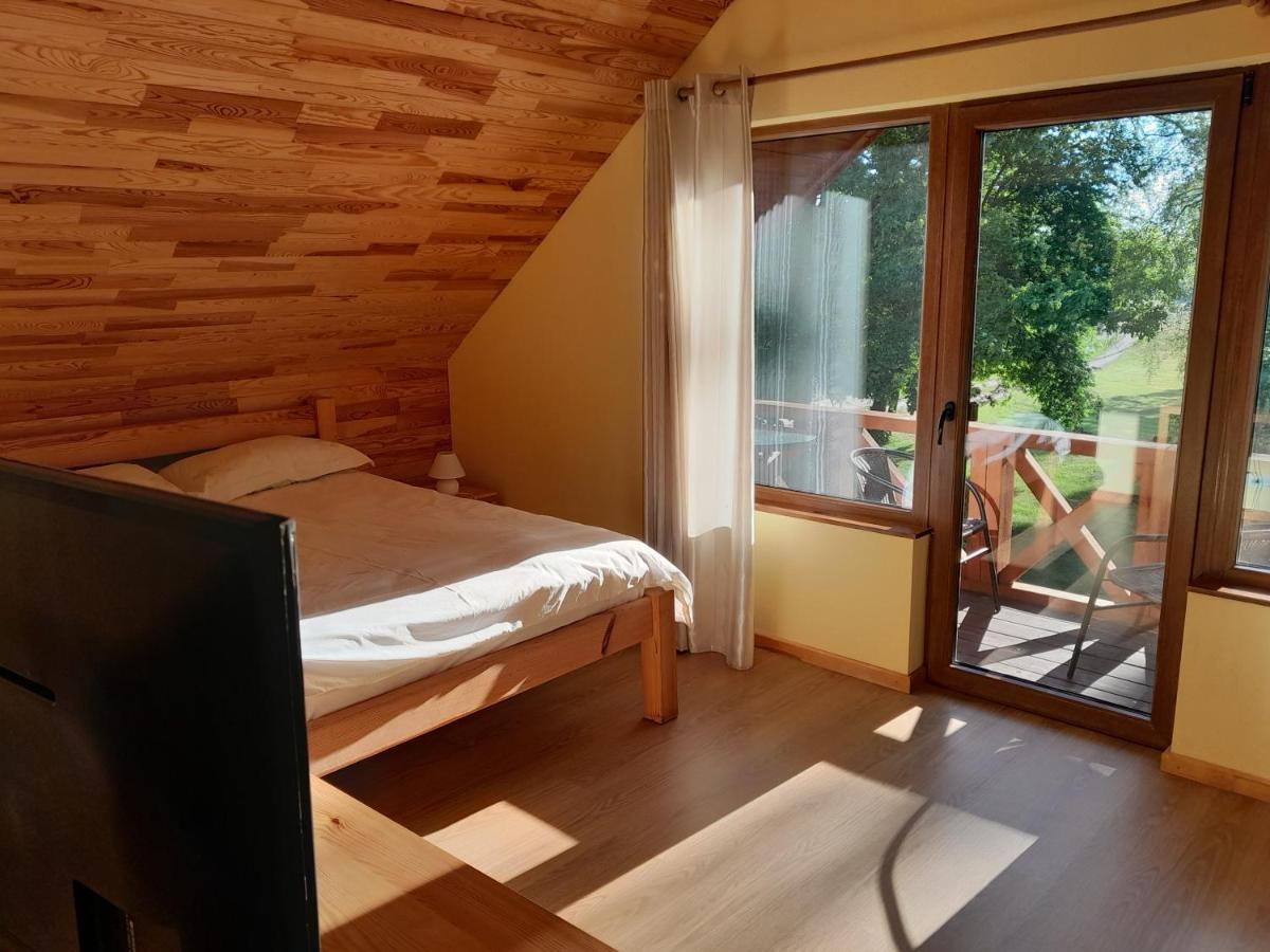 Guest House Vilcini Bernāti Eksteriør billede