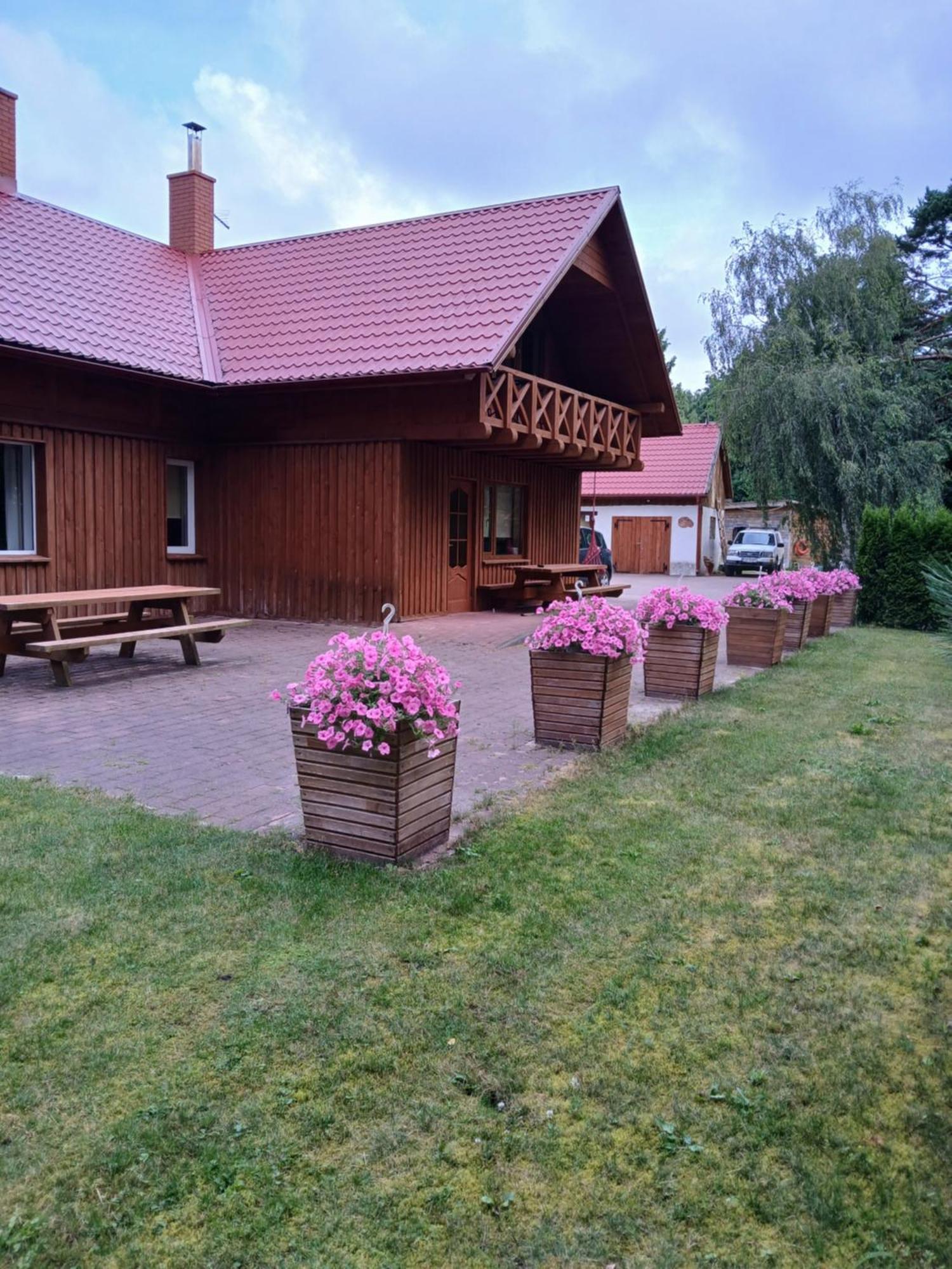 Guest House Vilcini Bernāti Eksteriør billede