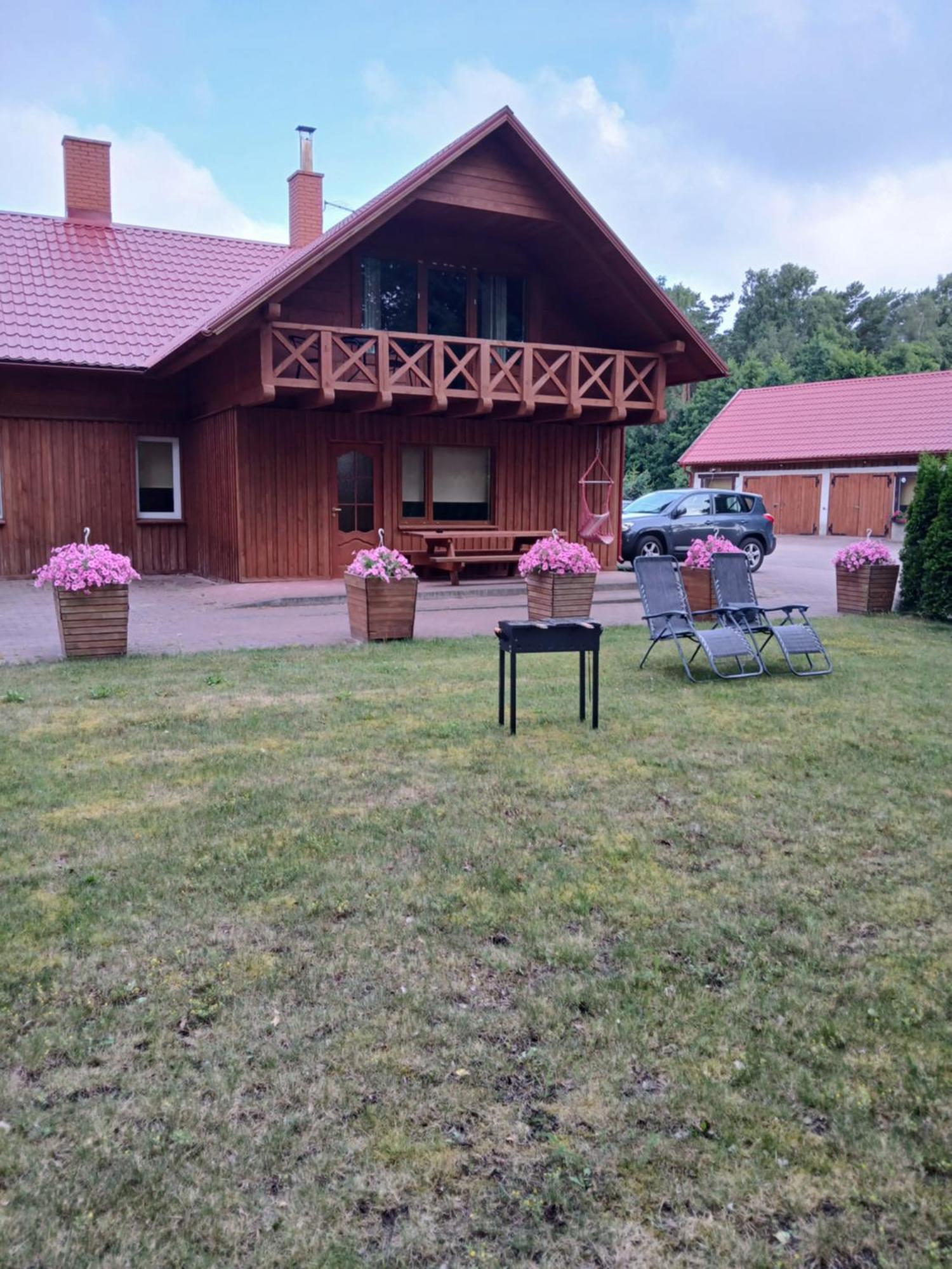 Guest House Vilcini Bernāti Eksteriør billede