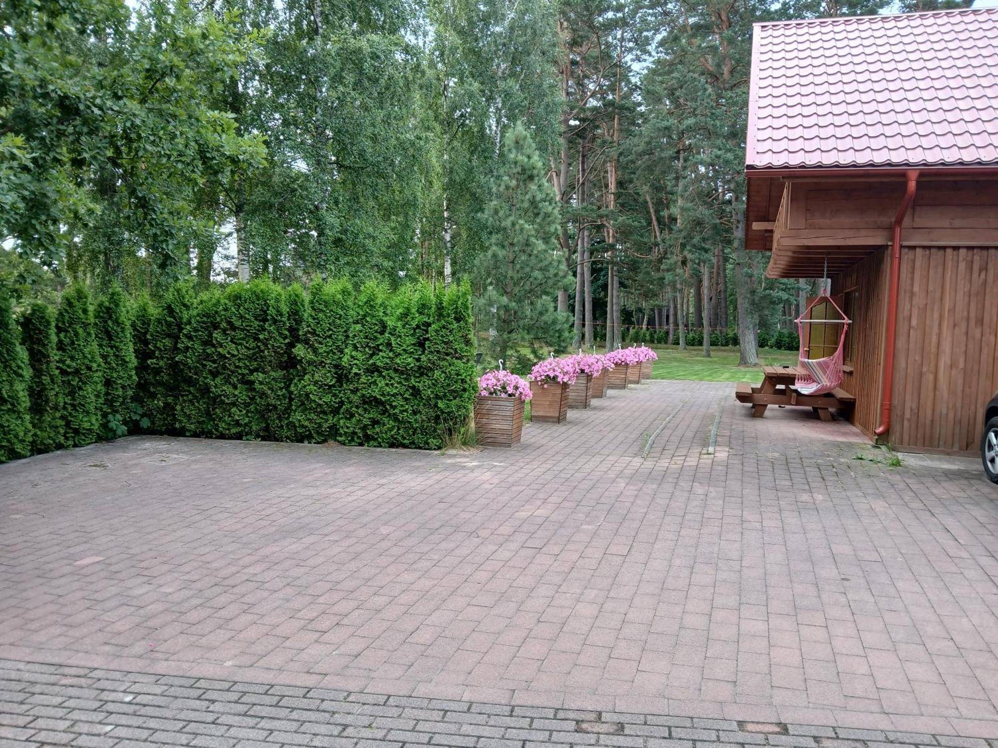 Guest House Vilcini Bernāti Eksteriør billede