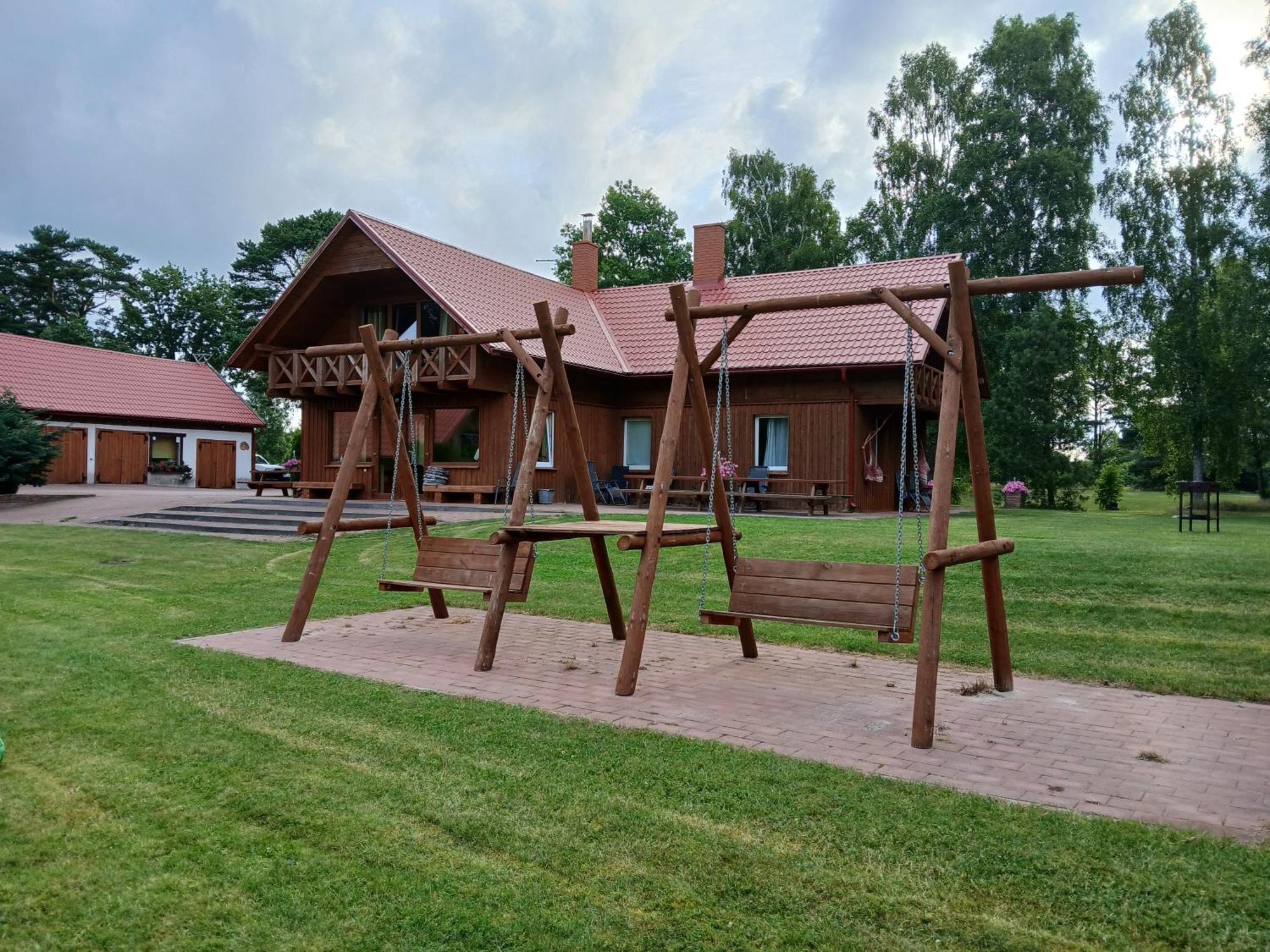 Guest House Vilcini Bernāti Eksteriør billede