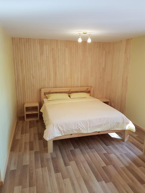 Guest House Vilcini Bernāti Eksteriør billede